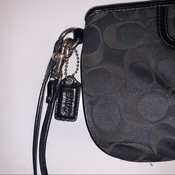 Coach Wristlet - Picture 5 of 8